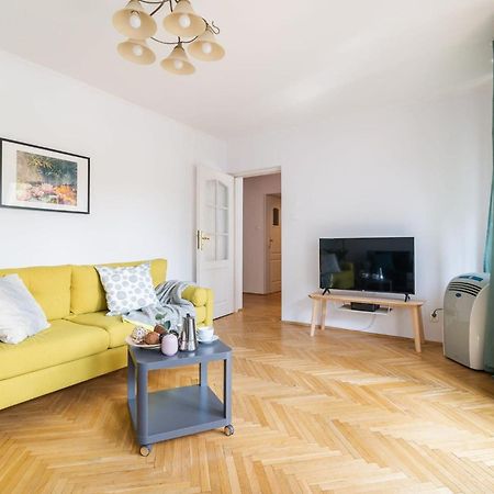 Smolna 8 - Warm Apartment With Balcony By Noclegi Renters Varsóvia Exterior foto